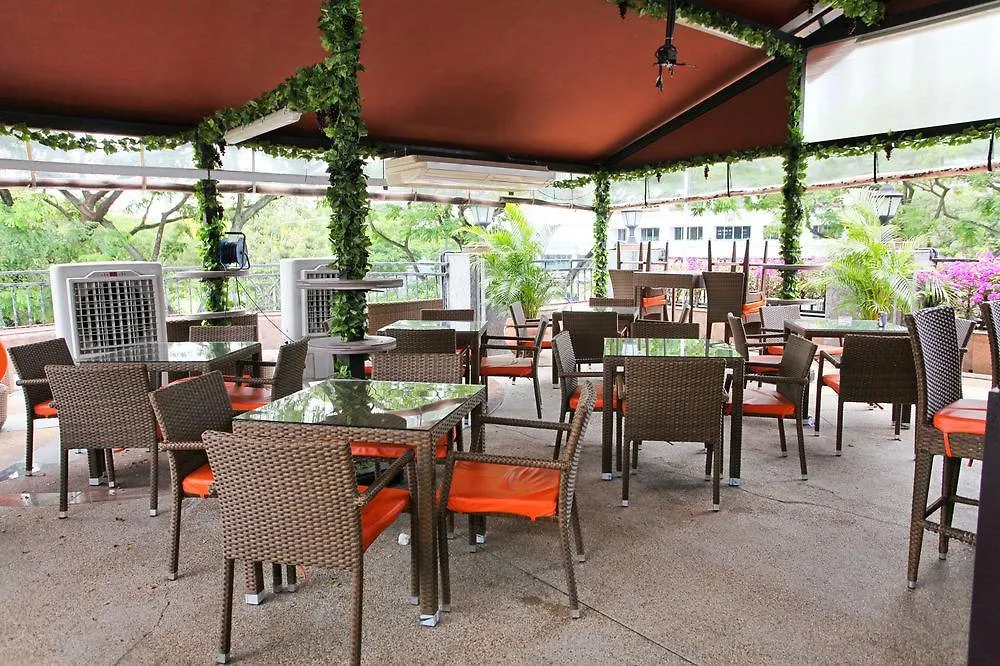 The Residence At Singapore Recreation Club