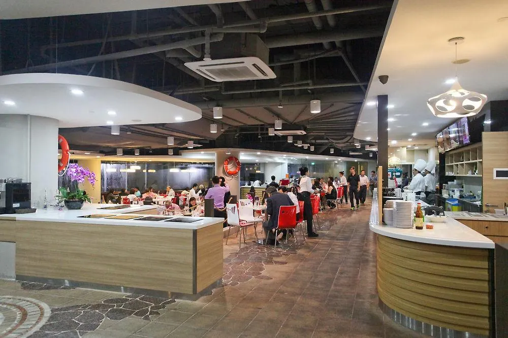 The Residence At Singapore Recreation Club Hotel