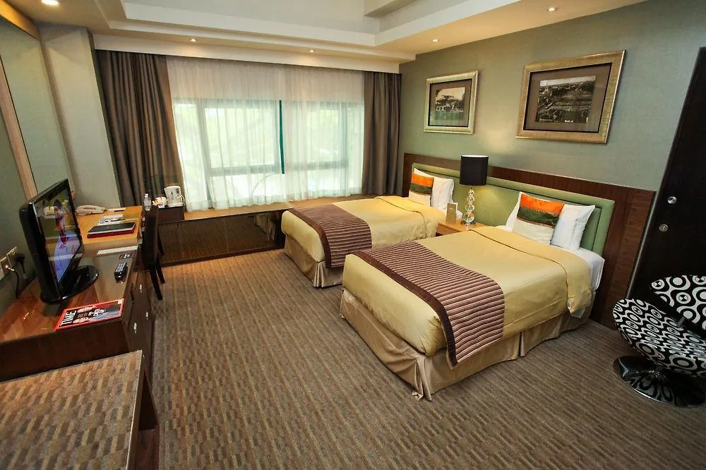 The Residence At Singapore Recreation Club